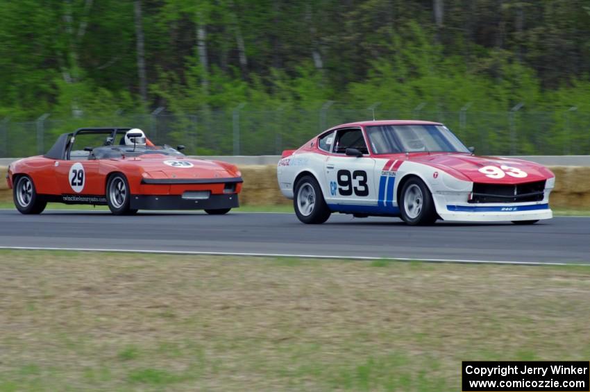 Jerry Dulski's Datsun 240Z ahead of Ben Robertaccio's Porsche 914/6