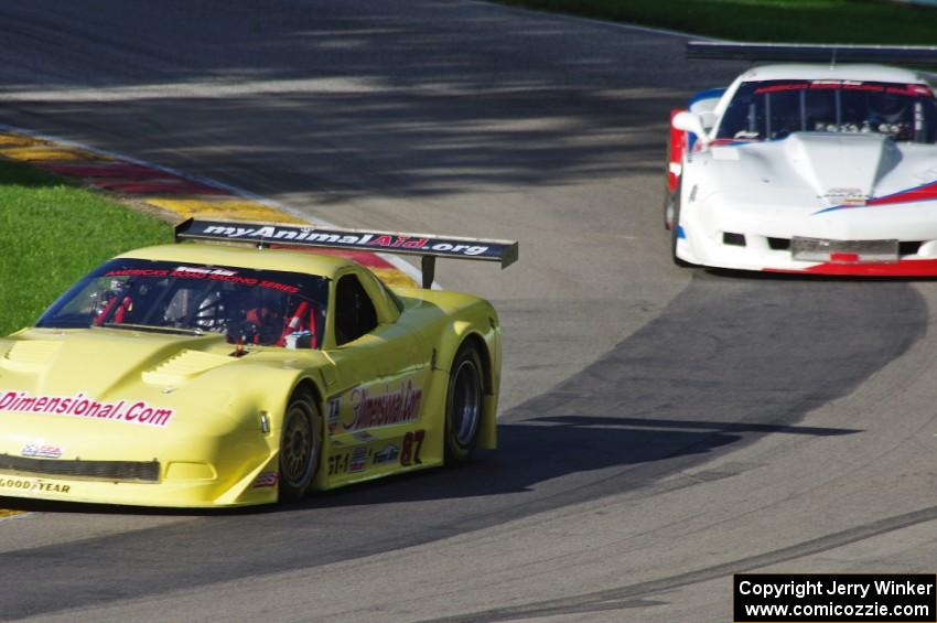 Doug Peterson's Chevy Corvette ahead of Simon Gregg's Chevy Corvette