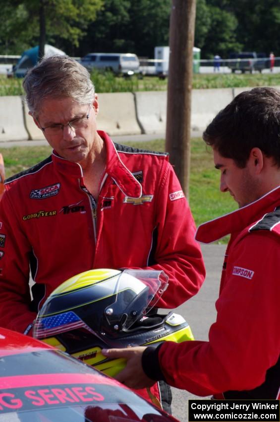 Pete Halsmer and Cameron Lawrence converse before qualifying