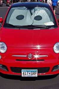 Nice sunshades on a Fiat 500.