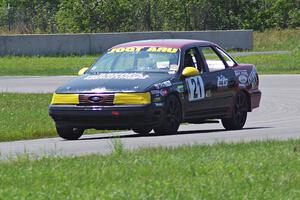 URA Tool Motorsports Ford Taurus SHO