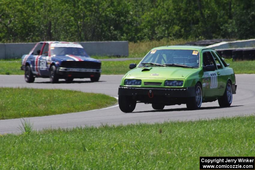 Flying Dutchmen Merkur XR4Ti and British American Racing 2 BMW 318i