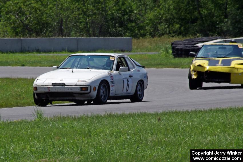 Team Fugu Porsche 924 and Stillwater Chumps Toyota MR-2