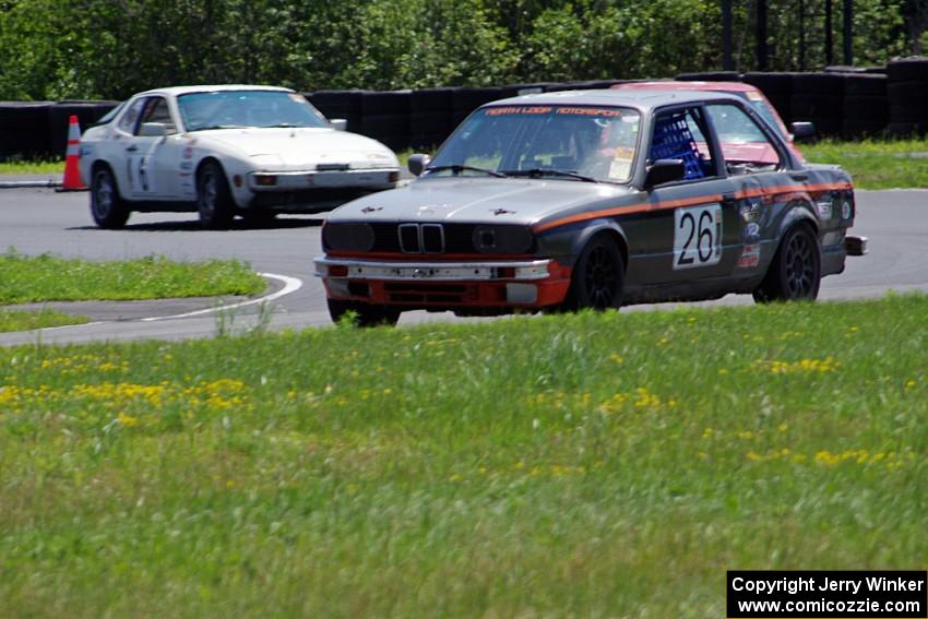 North Loop Motorsports 2 BMW 325, unknown BMW 318 or 325 and Team Fugu Porsche 924