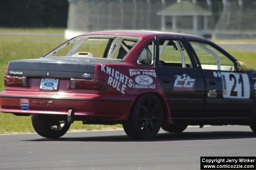 URA Tool Motorsports Ford Taurus SHO