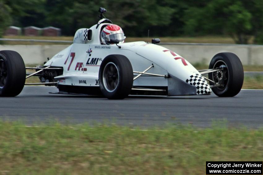 Bruce Lindstrand's Van Diemen RF98 Formula Ford