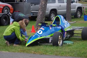 Steve and Patty Barkley prep the Euroswift SE-1 Formula Ford