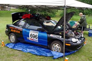 Bryan Holder / Tracy Payeur Plymouth Neon prior to the start