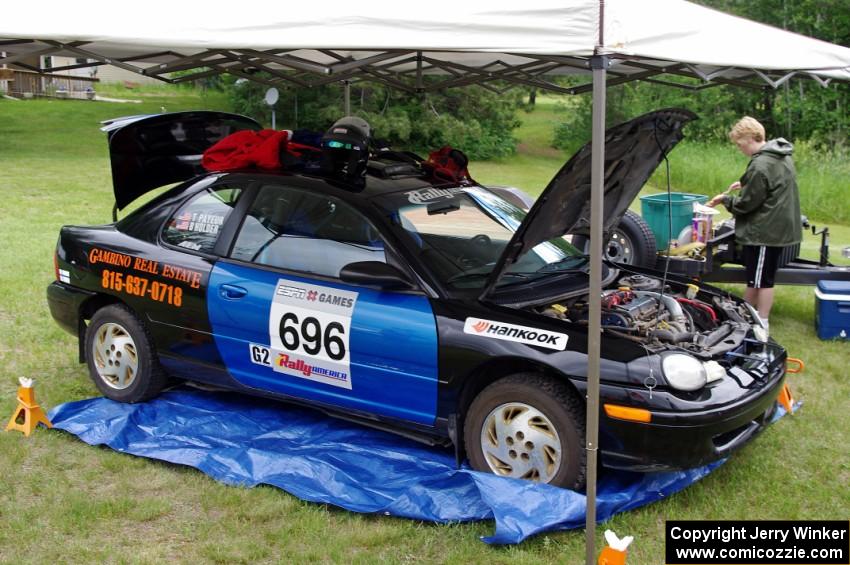 Bryan Holder / Tracy Payeur Plymouth Neon prior to the start