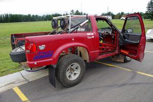 Jim Cox / Dan Drury Chevy S-10 gets last minute tweaks