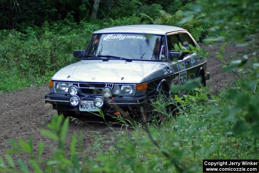 Curt Faigle / Rob Wright in their SAAB 900 Turbo on SS1