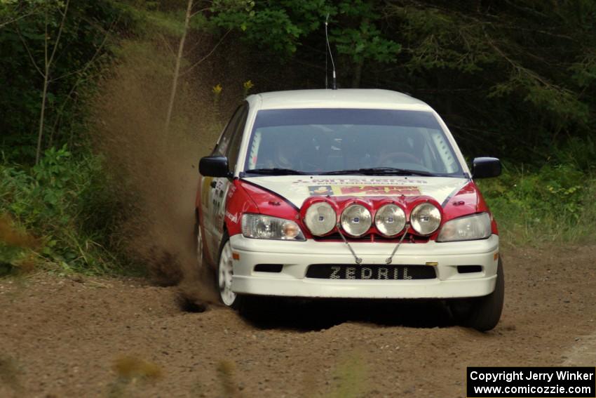 Jan Zedril / Jody Zedril in their Mitsubishi Lancer ES on SS7