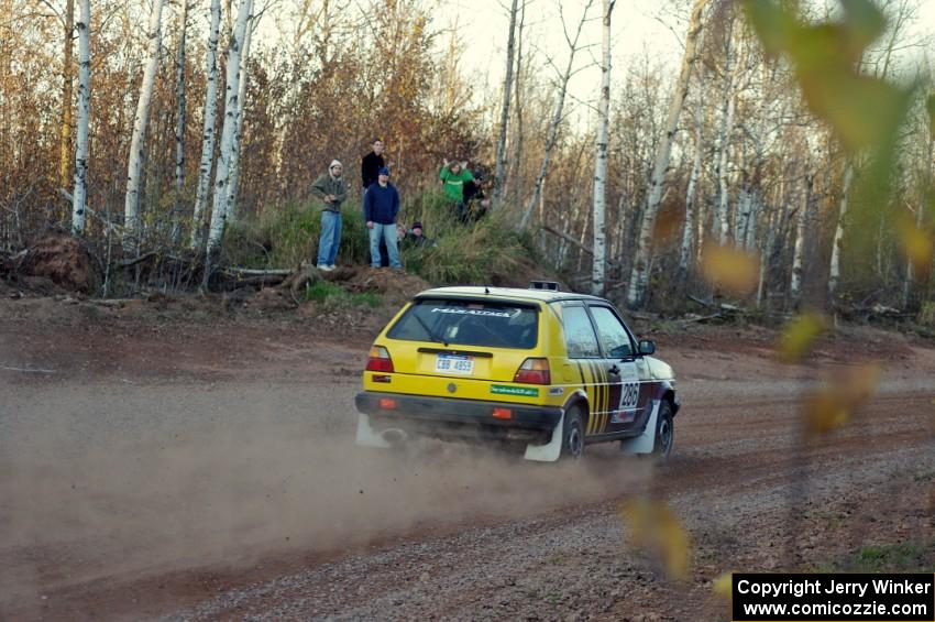 Sean Murphy / Ken Tsang VW GTI on the practice stage