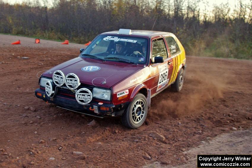 Sean Murphy / Ken Tsang VW GTI at a hairpin on the practice stage