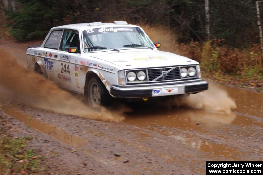 Chris Czyzio / Jeff Secor in their Volvo 242 near the finish of SS10 (Menge Creek 1)