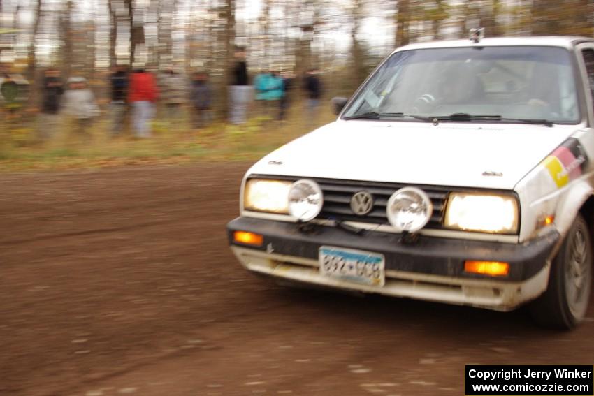 Kristofer Yahner / Tony Benusa in their VW Golf on SS16 (Arvon Tower 2)