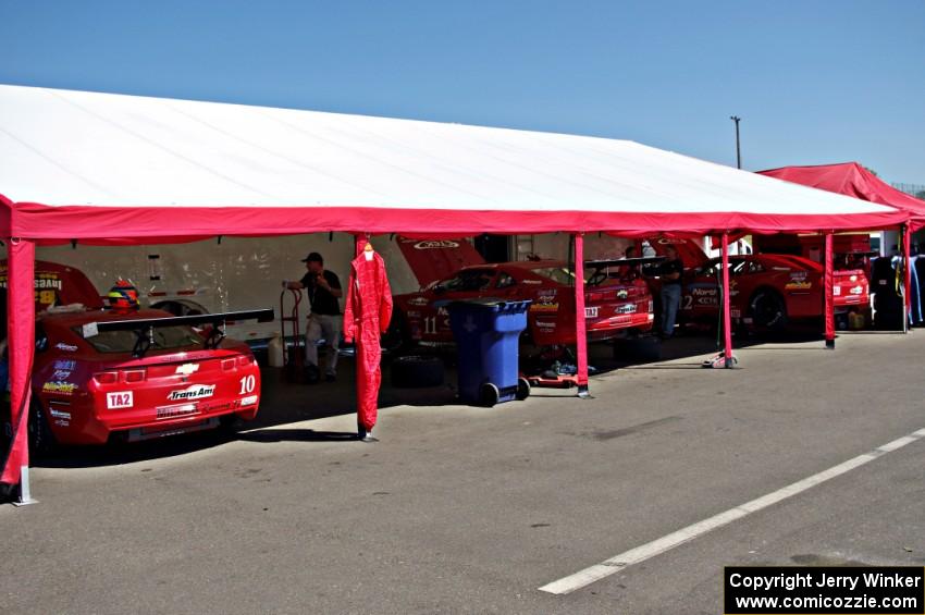 L to R) Mel Shaw's, Cameron Lawrence's and Pete Halsmer's Chevy Camaros