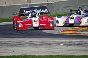 Jim Garrett's and Darryl Shoff's Panoz Élan DP-02s