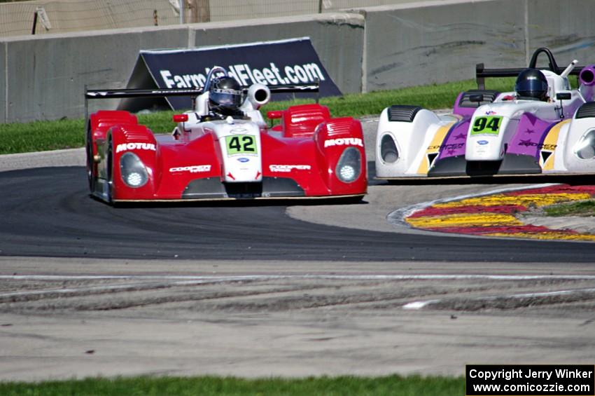 Jim Garrett's and Darryl Shoff's Panoz Élan DP-02s