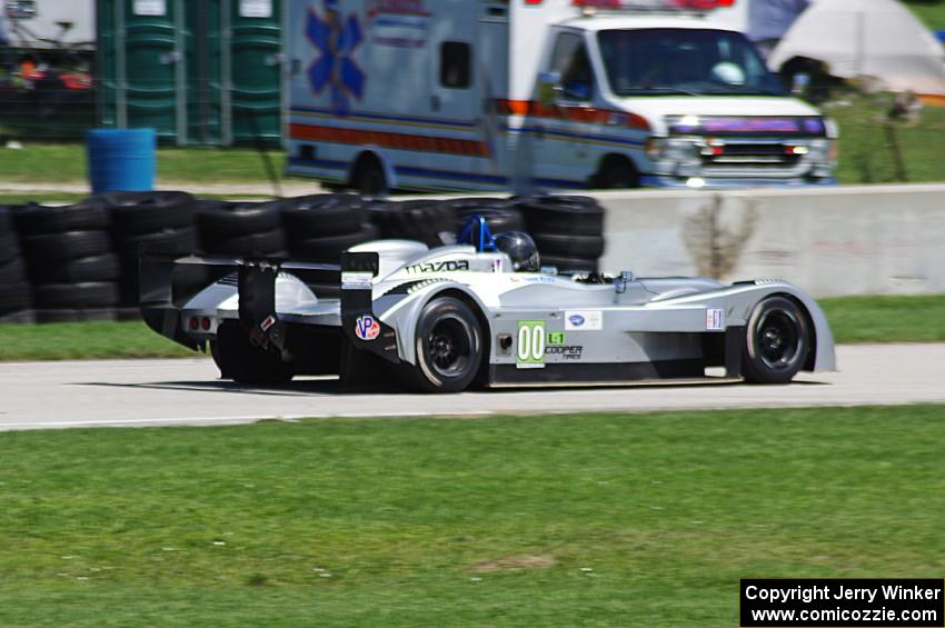 Owen Kratz's Panoz Élan DP-02