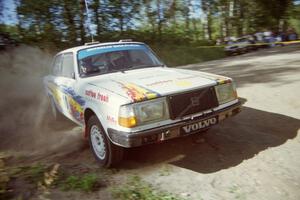 Bill Malik / Christian Edstrom Volvo 240 powers out of a corner on SS11, Anchor Hill.