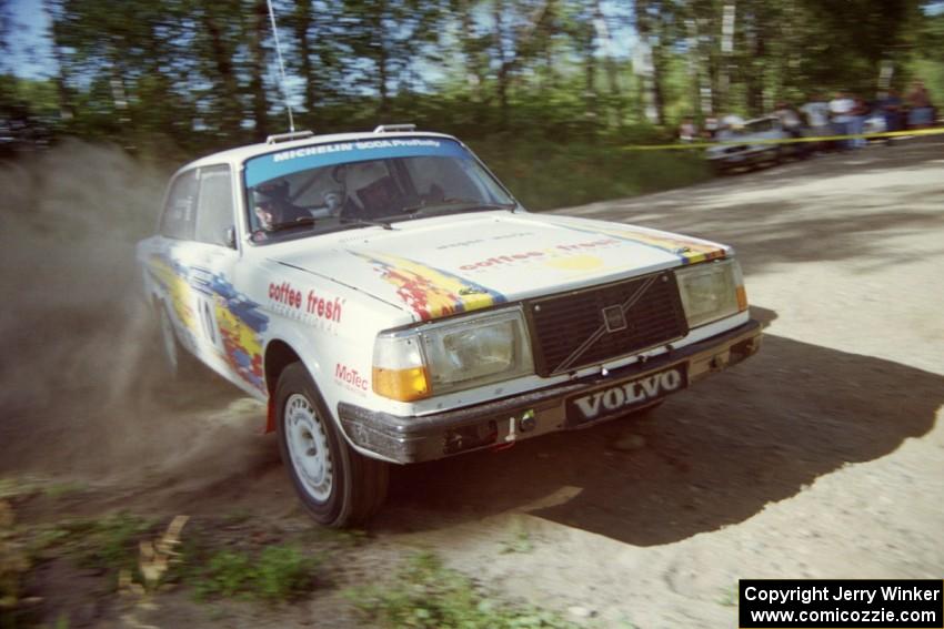 Bill Malik / Christian Edstrom Volvo 240 powers out of a corner on SS11, Anchor Hill.