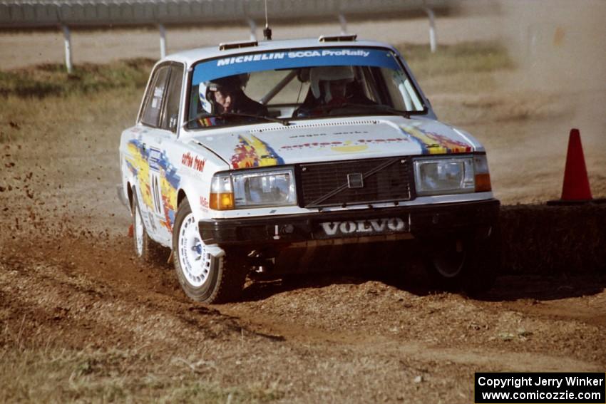 Bill Malik / Eric Tremblay Volvo 240 on SS1, Fairgrounds.