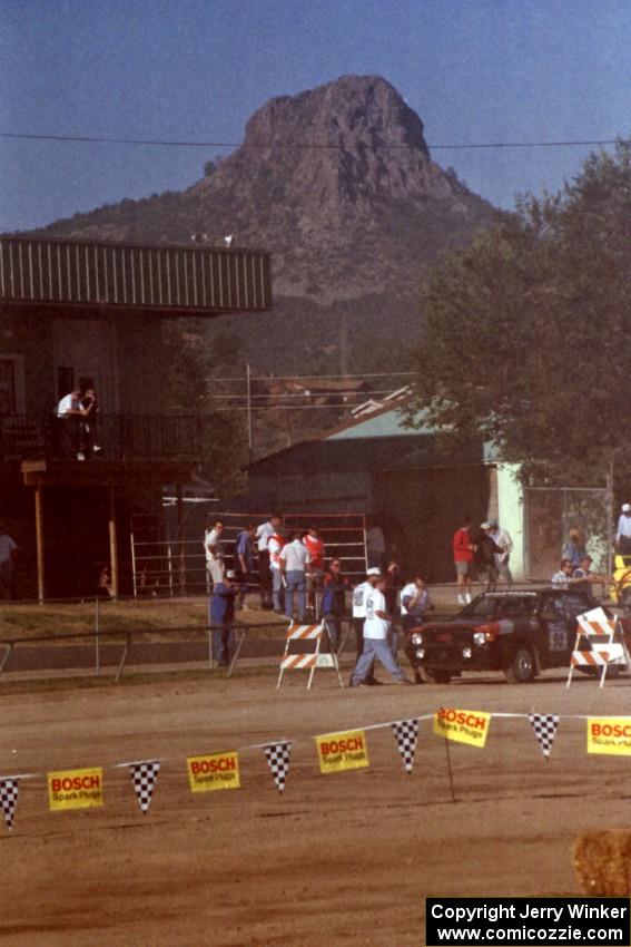 Lauchlin O'Sullivan / Farina O'Sullivan Audi 4000 Quattro at the start of SS1, Fairgrounds.