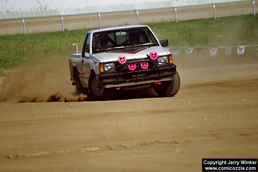 David Rodgers / Tim Flood Mitsubishi Mighty Max on SS1, Fairgrounds.