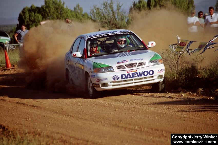 Peter Malaszuk / Darek Szerejko Daewoo Nubira at the spectator corner on SS8, Limestone I.