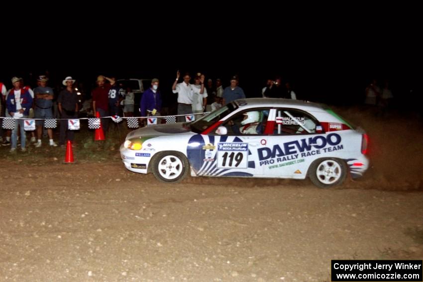 Peter Malaszuk / Darek Szerejko Daewoo Nubira at the spectator corner on SS9, Limestone II.