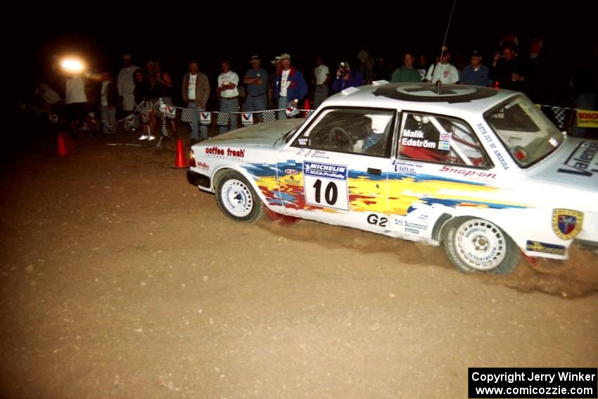 Bill Malik / Eric Tremblay Volvo 240 at the spectator corner on SS9, Limestone II.