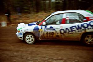 Peter Malaszuk / Darek Szerejko Daewoo Nubira at the finish of SS1, Beacon Hill.