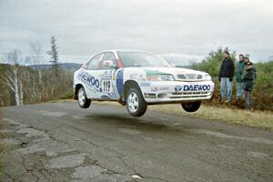 Peter Malaszuk / Darek Szerejko Daewoo Nubira at the final yump on SS15, Brockway Mountain II.