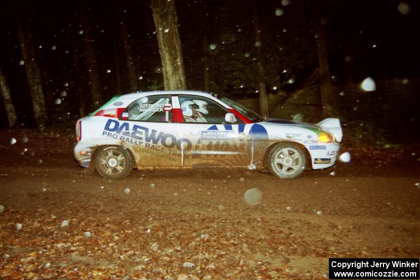 Peter Malaszuk / Darek Szerejko Daewoo Nubira at speed on SS2, Bob Lake I.