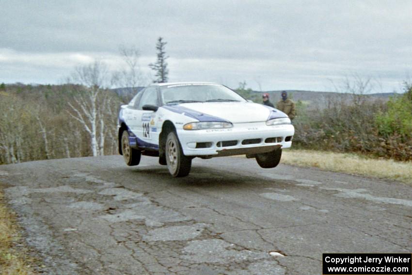 Carl Kieranen / Jerry Bruso Eagle Talon at the final yump on SS15, Brockway Mountain II.