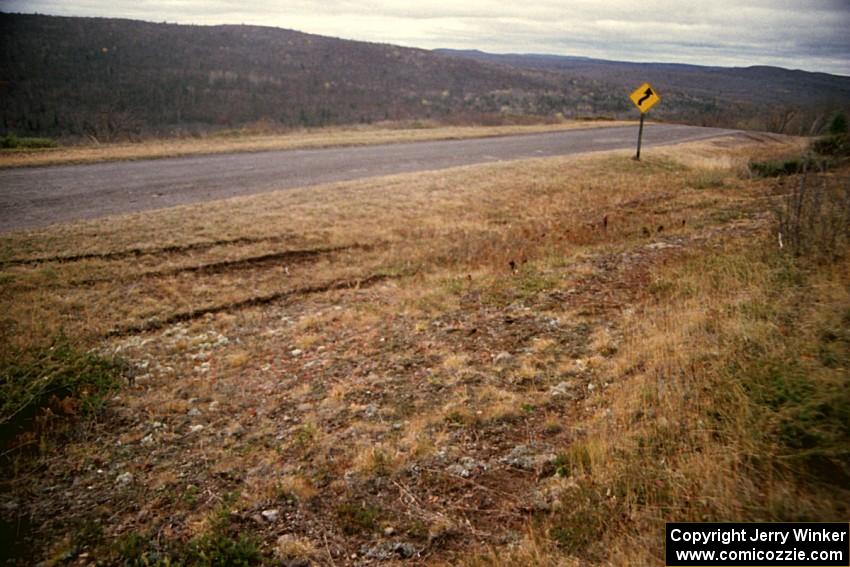 Skidmarks left by the Jim Anderson / Martin Dapot Honda Prelude VTEC after lading on SS15, Brockway Mountain II.