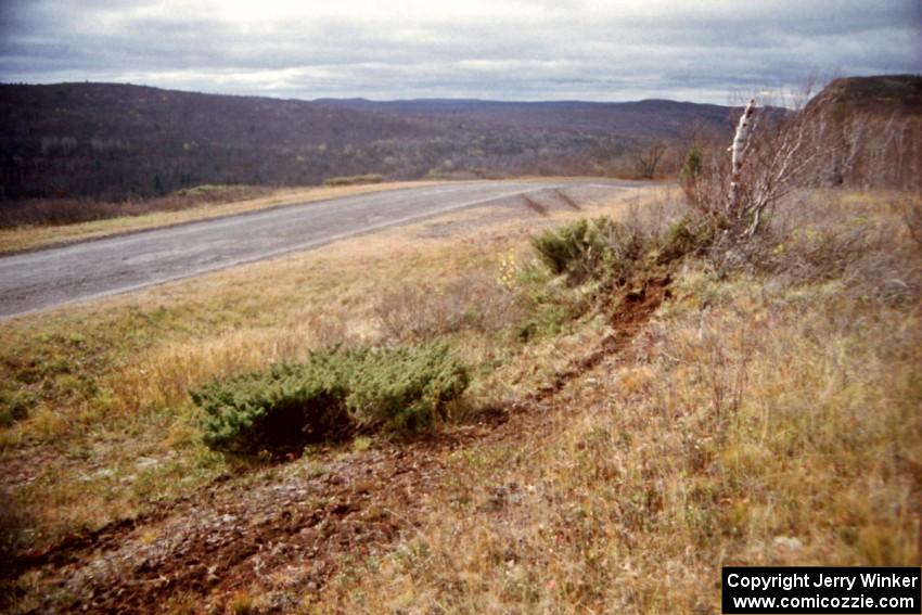 Skidmarks left by the Jim Anderson / Martin Dapot Honda Prelude VTEC after lading on SS15, Brockway Mountain II.