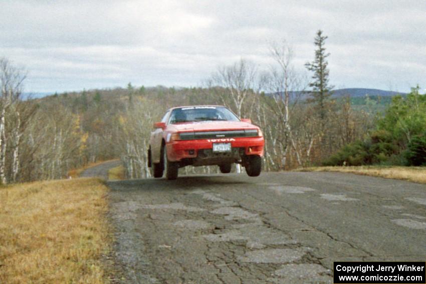 Paul Dunn / Brian Jenkins Toyota Celica All-Trac at the final yump on SS14, Brockway Mountain I.