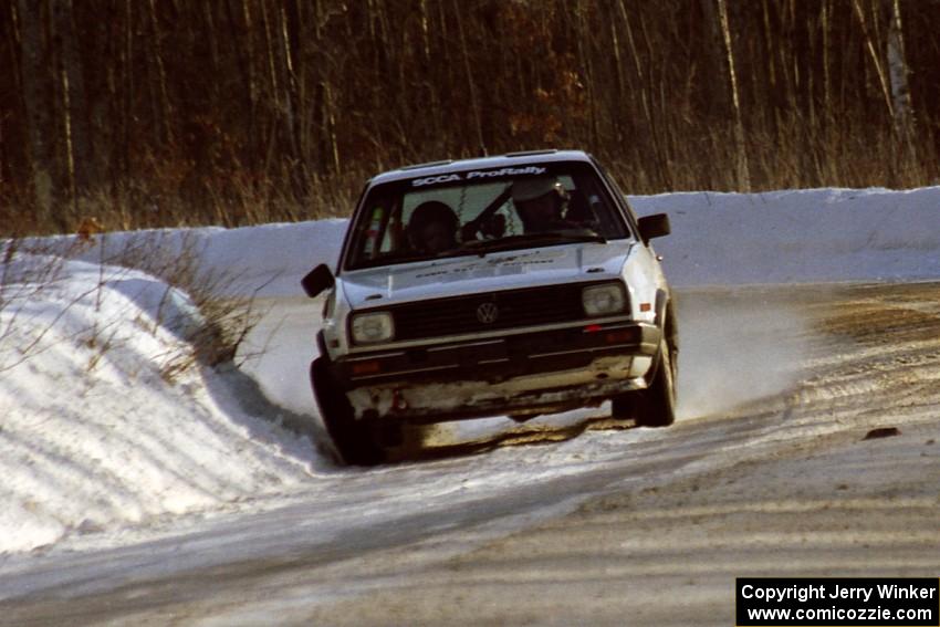 Doug Davenport / Lea Hoffa soldiered on in the Group 2 lead with a bent right-front suspension on their VW Golf.