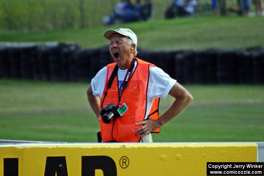 One bored photographer at turn 6.