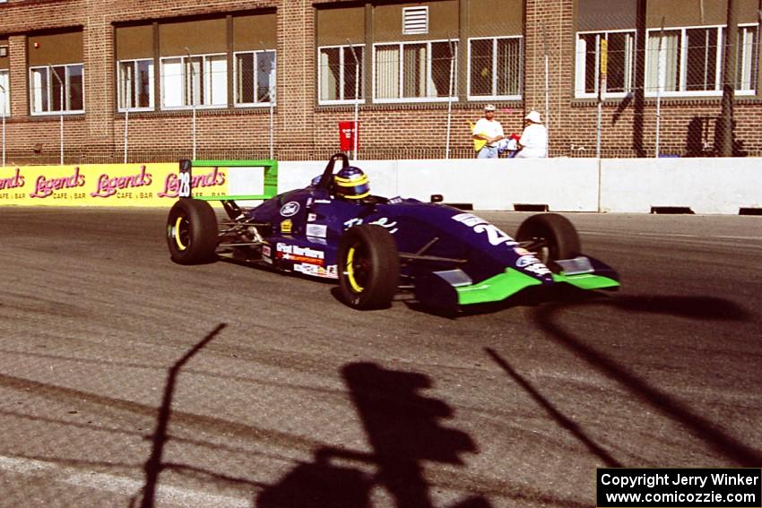 Jonathan Bottoms' Van Diemen RF98