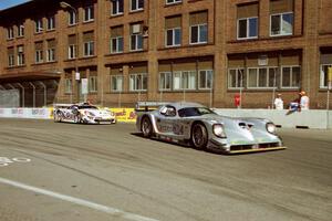 Doc Bundy / Johnny O'Connell Panoz GTR-1/Ford and Thierry Boutsen / Bob Wollek Porsche 911 GT1