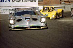 Doc Bundy / Johnny O'Connell Panoz GTR-1/Ford and Mike Davies / Bill Dollahite Ferrari 333 SP