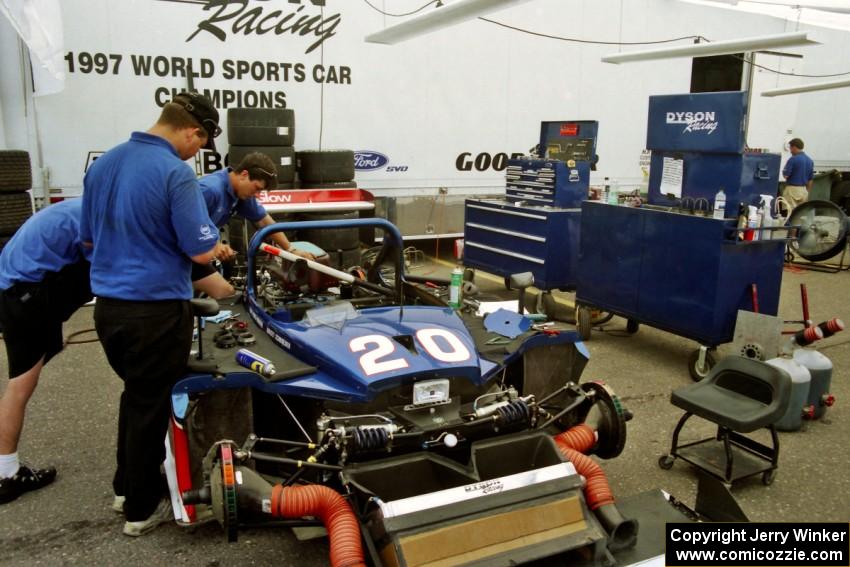 Elliott Forbes-Robinson / Dorsey Schroeder Riley & Scott Mk. III/Ford in the paddock