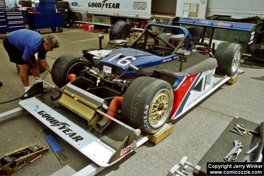 James Weaver / Butch Leitzinger Riley & Scott Mk. III/Ford in the paddock