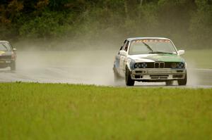 Team Endurance BMW 325i and Eggboy Racing Ford Taurus SHO