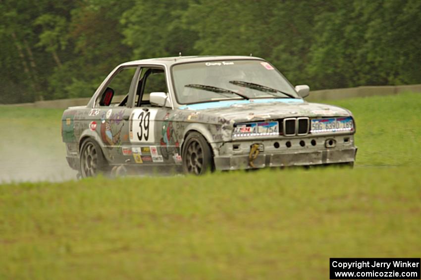 SD Faces BMW 325is