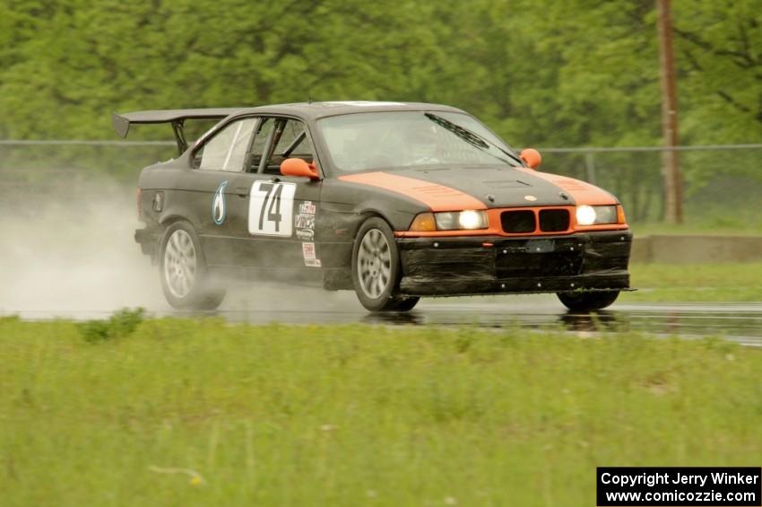 Beat The Devil Racing BMW 325