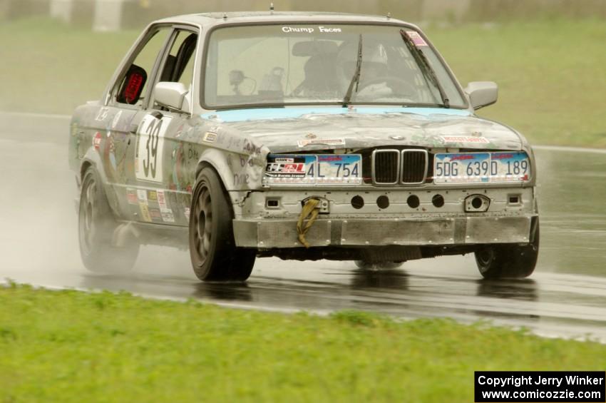 SD Faces BMW 325is